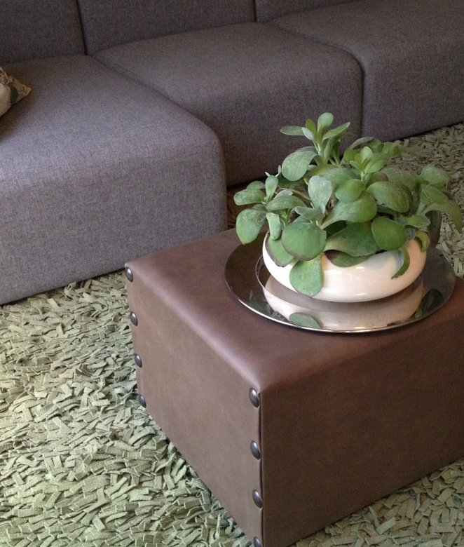 20. Mobilier - 57. Pouf